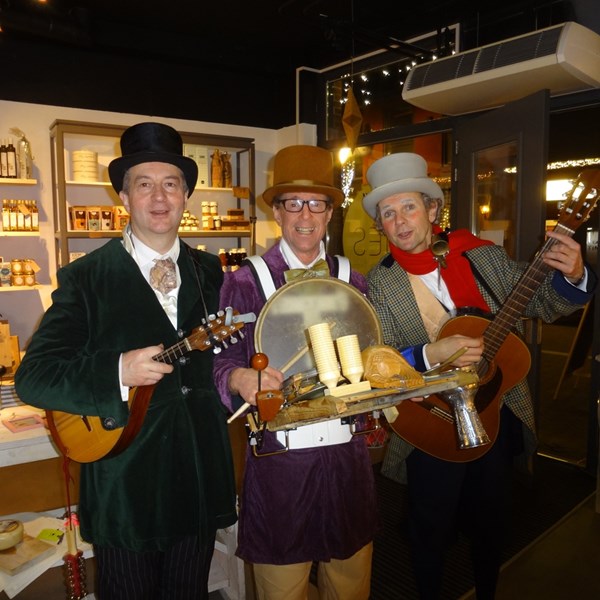 DICKENS MUSE 2015-12-19 Papendrecht (01vb) (1000x1000).jpg