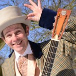 dickens-solo-muzikant-muziek-akoestische-mobiele-muziek-festival-winter-kerst-1jpg