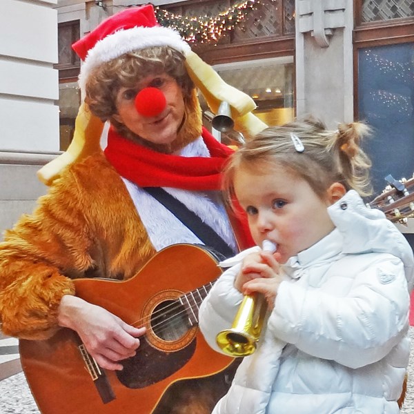 RUDOLF (4) rendier muziek.jpg