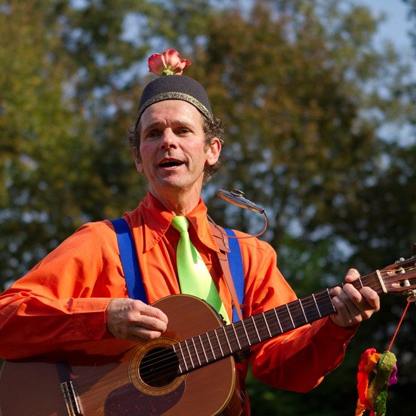HEER DINGES - Maartensdijk herfst 2011 vierkant.jpg