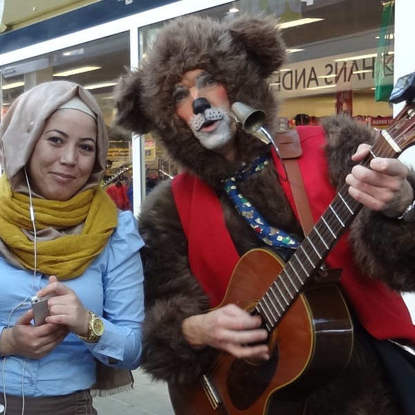 Zingende beer - beregoed - dieren liedjes muzikant - schiedam 1.jpg