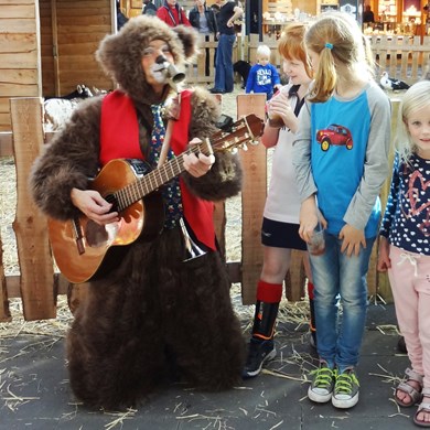 Zingende beer - beregoed - dieren liedjes muzikant - schiedam 4.jpg