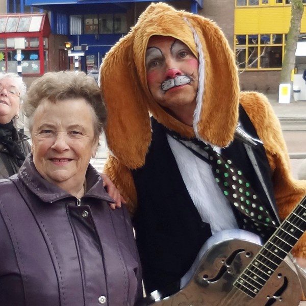 zingende paashaas - muzikant pasen - akoestische mobiele muziek (5).jpg