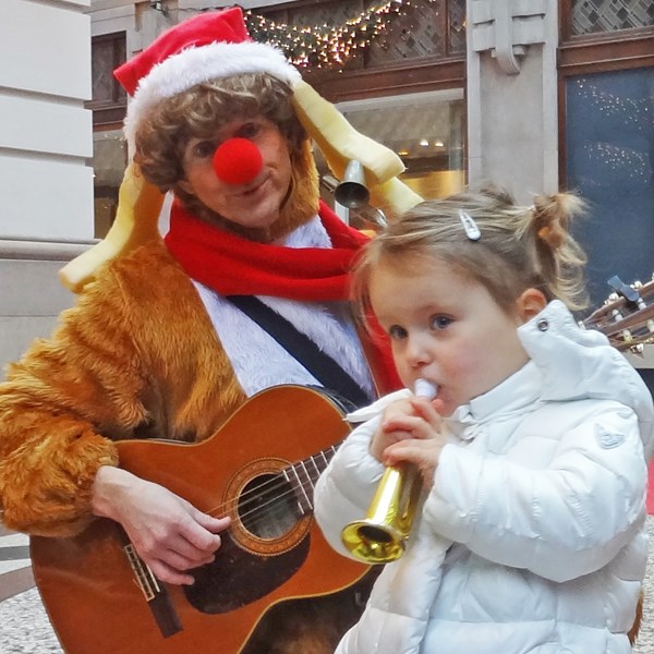 RUDOLF & CUPIDO 2013-12-26 - Den Haag 030aaa bew.jpg