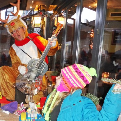 RUDOLF 2011-12-18 kerstmarkt muziek.jpg
