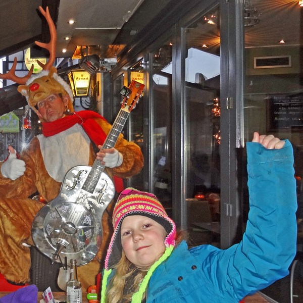 Rudolf - Weert kerstmarkt muzikant.jpg
