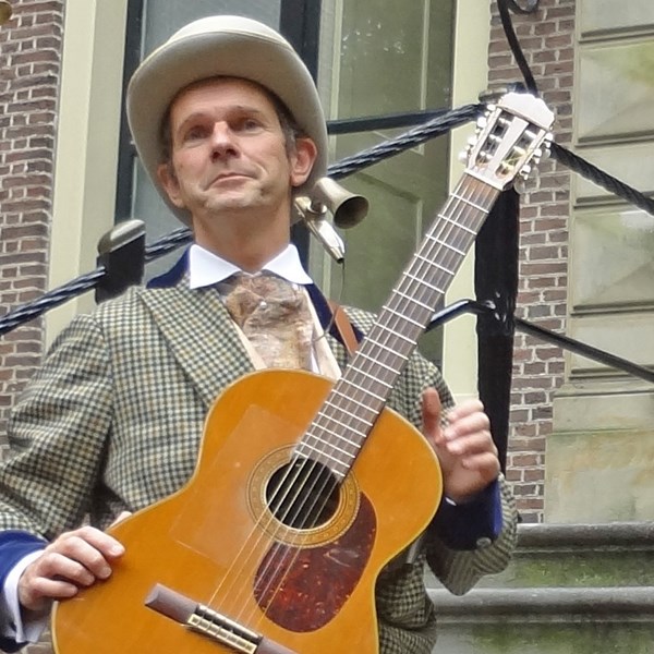 Dickens solo muzikant - akoestische mobiele muziek - kasteel bruiloft 2.jpg