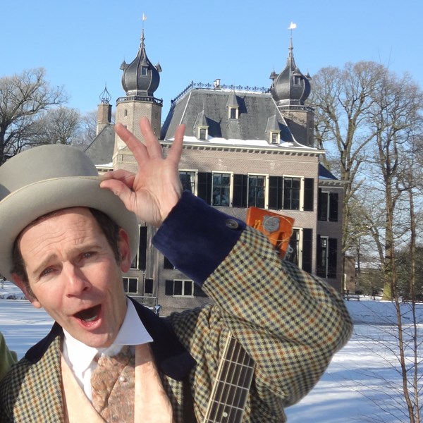 Dickens solo muzikant - akoestische mobiele muziek - kasteel Oud Poelgeest Oegstgeest.jpg