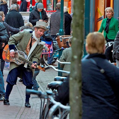 Dickens solo muzikant - akoestische mobiele muziek - Barneveld winter kerst kerstmis.jpg