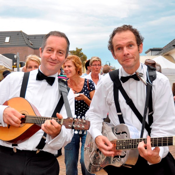 muziek stijlvol akoestisch mobiel muzikanten zwartwit duo Paratata Texel