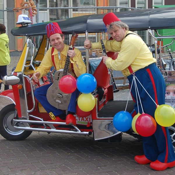 PARATATA duo roodgeelblauw (foto 05).jpg