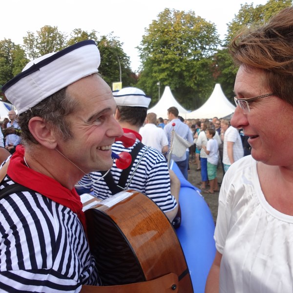 SAIL 2015 - zingende matrozen - muzikale matrozenboot - muzikanten duo - zeemansliederen - culinair