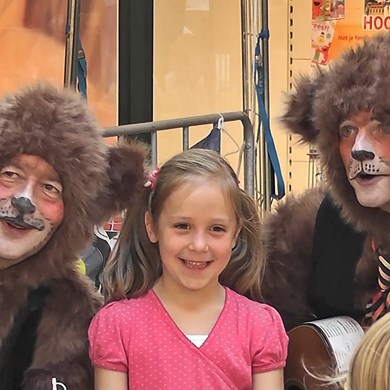 twee beren filmpje (begin) zonder titel 2 (vierkant) bew.jpg