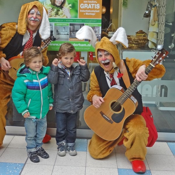 zingende paashazen - muzikanten pasen - akoestische mobiele muziek - Zoetermeer