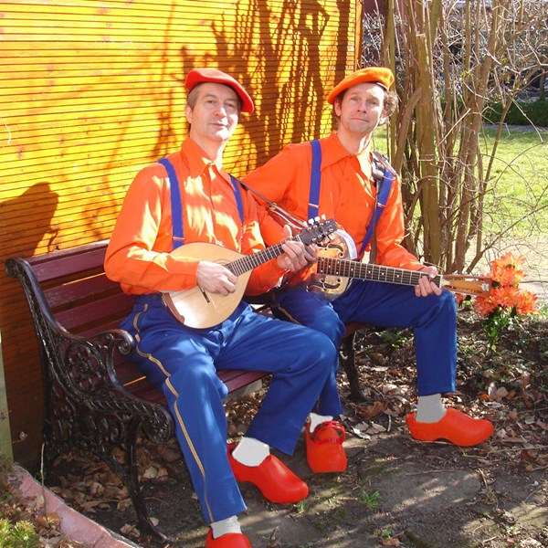 PARATATA - Oranje   (1000x1000).jpg