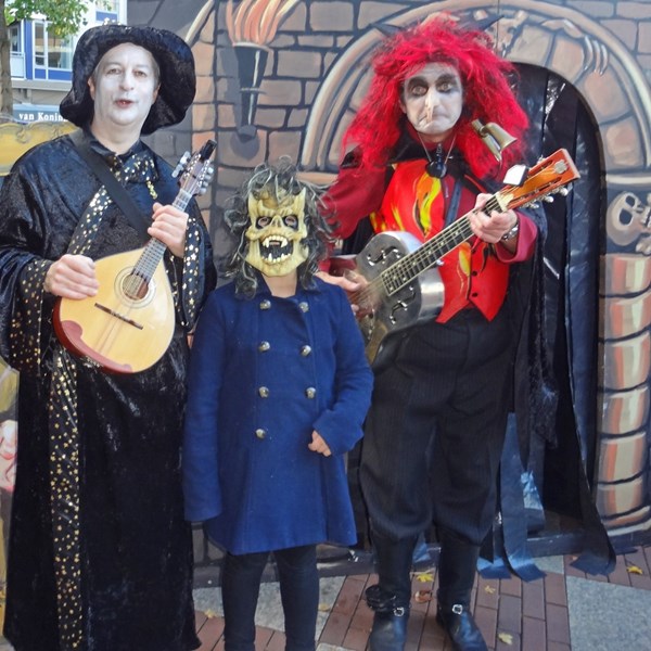 HALLOWEEN - 2013-10-26 053aa (1000x1000).jpg