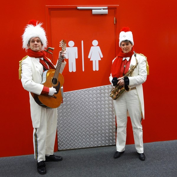 DE ANDERE ENTREE 2014-01-29 (Mediamarkt) 008pa (1000x1000).jpg