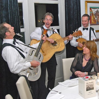 bruiloft_muziek receptie entree diner trio Paratata muzikanten akoestisch mobiel (2)