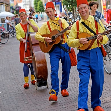 PARATATA - 2013-07-20 - Barneveld (20bb) (1000x1000).jpg