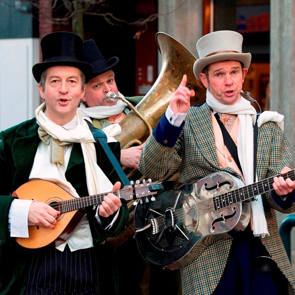 DICKENS MUSE muzikanten trio muziek akoestisch mobiel (2)