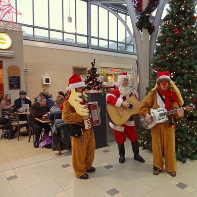 Santa, Rudolf & Cupido 2012-12-22 Bovenkarspel (06)vb (1000x1000).jpg