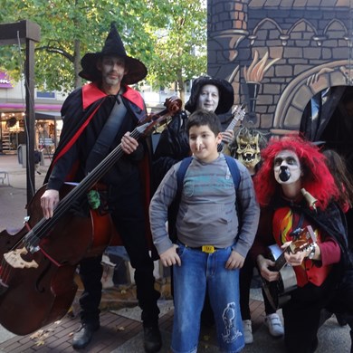 HALLOWEEN - 2013-10-26 054a (1000x1000).jpg