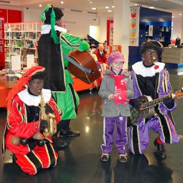 Pepernotenkrakers 2012-11-24 005aa (1000x1000).jpg