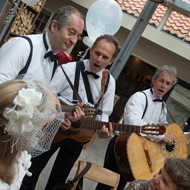 bruiloft_muziek receptie entree diner trio Paratata muzikanten akoestisch mobiel muziektrio  (4)