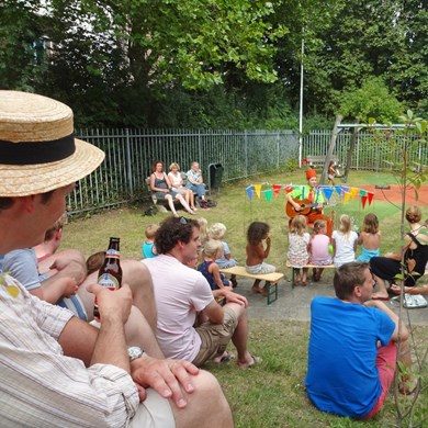 HEER DINGES 2014-07-19 Leiden (15)vb_bewerkt-1 (1000x1000).jpg