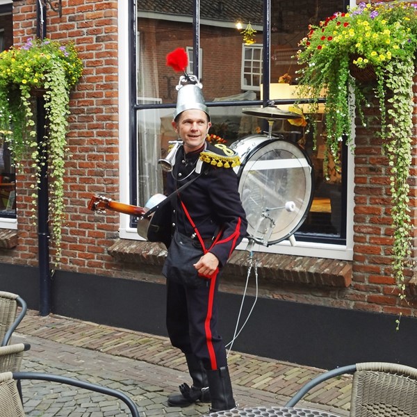 BLIKKEN RIK - Koperen Ko - Nikkelen Nelis - onemanband - mobiele muziek (2).jpg