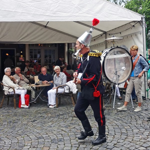 BLIKKEN RIK - Koperen Ko - Nikkelen Nelis - onemanband - mobiele muziek (6).jpg