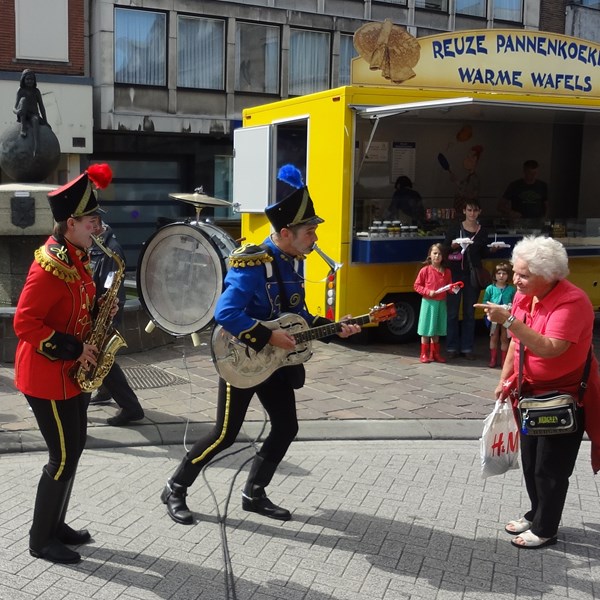 DE ANDERE FANFARE 2014-08-24 Beveren (09v).jpg