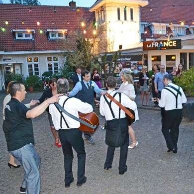 La_France Oegstgeest bruiloft_muziek receptie entree diner trio Paratata muzikanten akoestisch mobiel