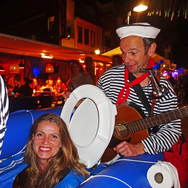 muzikale matrozenboot - SAIL 2015 - zingende matrozen - muzikanten duo - zeemansliederen - texel wc boot