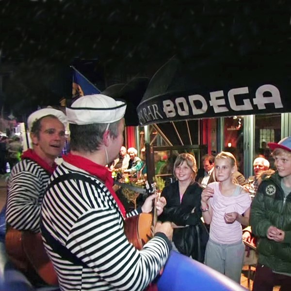 muzikale matrozenboot - SAIL 2015 - zingende matrozen - muzikanten duo - zeemansliederen (4)