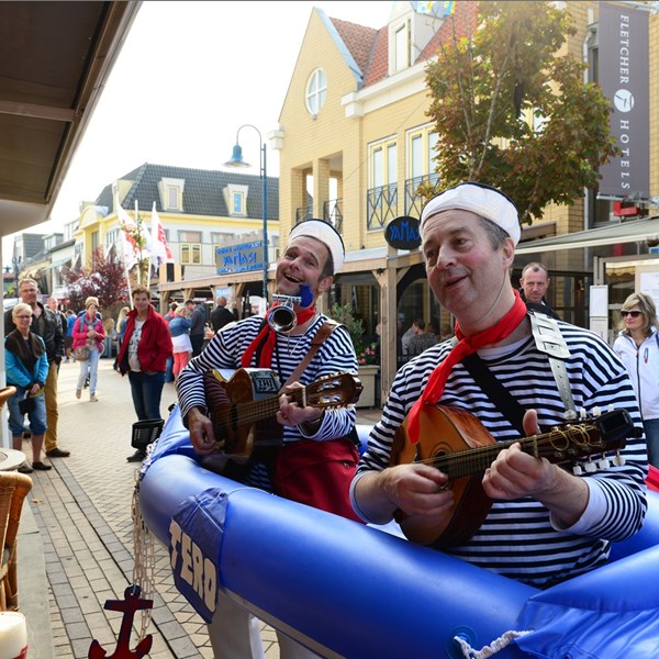 muzikale matrozenboot - SAIL 2015 - zingende matrozen - muzikanten duo - zeemansliederen (8)