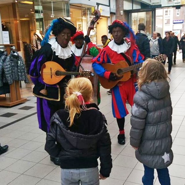 Pepernotenkrakers 2014-11-29 Gouda (01ab) (1000x1000).jpg
