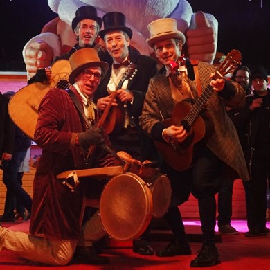 DICKENS MUSE muziek muzikanten kwartet akoestisch mobiel (1)