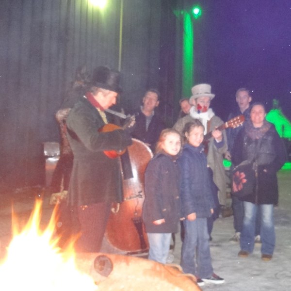 Toverland Sevenum DICKENS MUSE muzikanten trio kerstmis kerst muziek akoestisch mobiel