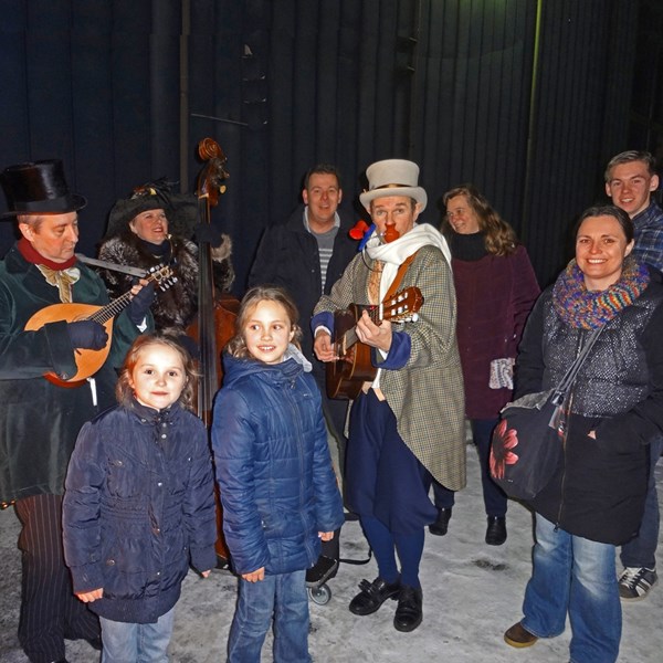 Toverland Sevenum DICKENS MUSE muzikanten trio kerstmis kerst muziek akoestisch mobiel (1)