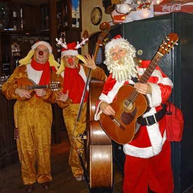 SANTA, RUDOLF & CUPIDO 2014-12-19  Raamsdonksveer 007vb (1000x1000).jpg