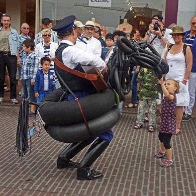 PRET POLITIE 2015-06-28 (119a)vbb (1000x1000) bereden.jpg