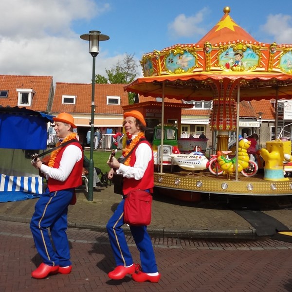 ORANJE BOVEN 2016-04-23 Renesse (03) (1000x1000).JPG
