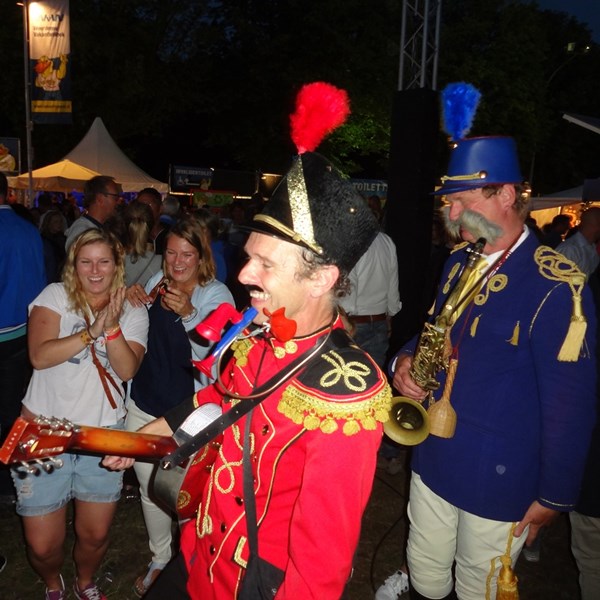 DE ANDERE FANFARE 2016-08-16 Woerden (76)v (1000x1000).JPG