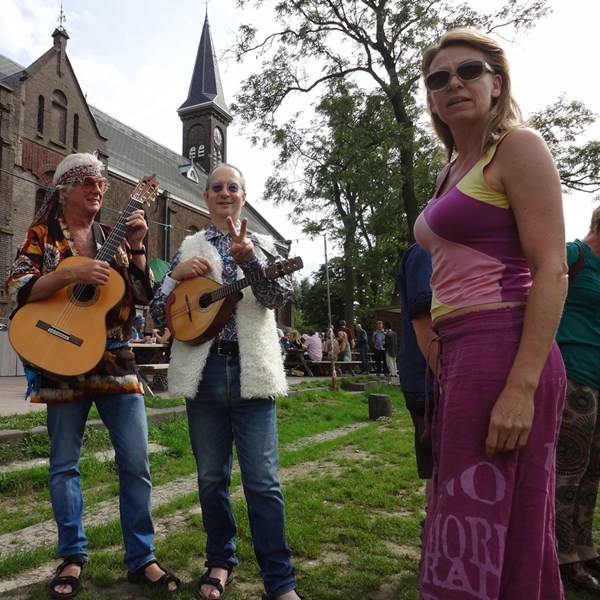HIPPIES muzikanten sixties Ruigoord (11)vv (1000x1000).JPG