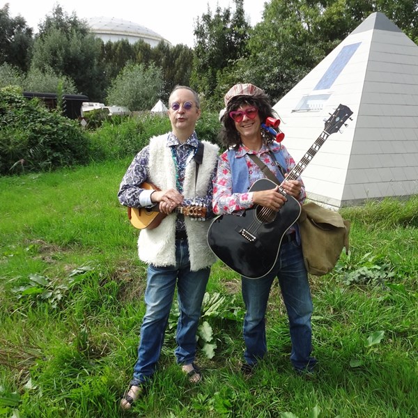 HIPPIES muzikanten sixties Ruigoord (21)v (1000x1000).JPG
