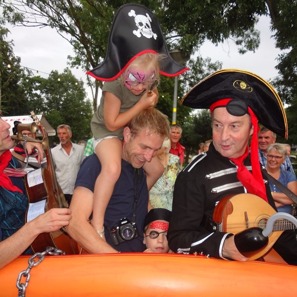 PIRATENBOOT 2016-09-10 Dirkshorn (161)v (1000x1000).JPG