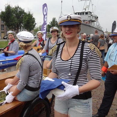 MATROZENBOOT 2016-08-28 Den Helder (93)v (1000x1000).JPG
