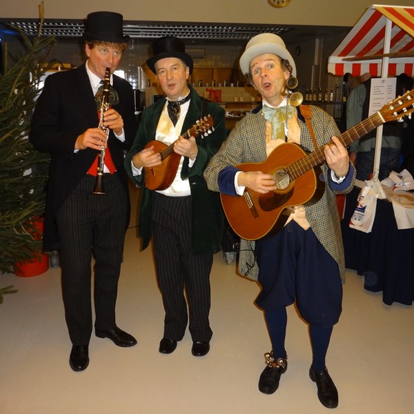 DICKENS MUSE 2016-12-20 Emmeloord (19)v (1000x1000).JPG