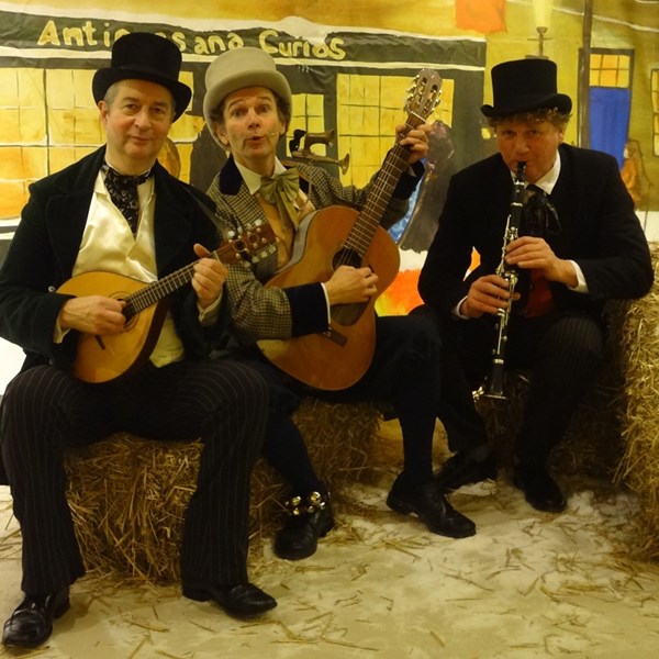 DICKENS MUSE 2016-12-20 Emmeloord (03)v (1000x1000).JPG